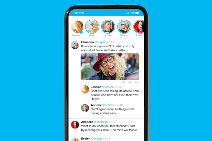 Pantalla de Smartphone Mostrando Página de Inicio de Twitter con Nuevas Stories